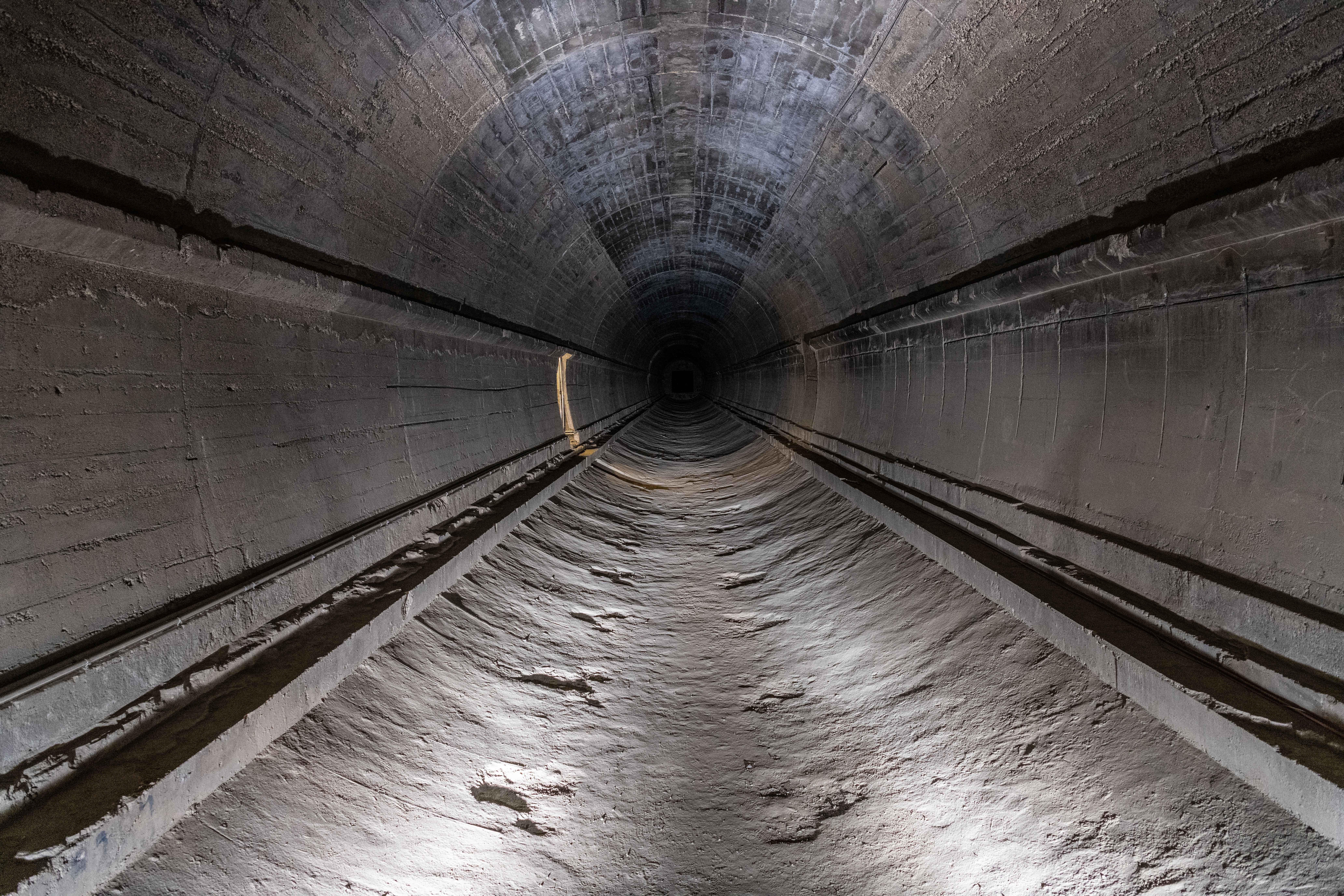 Tunnelsystem unter den Weinbergen im Ahrtal